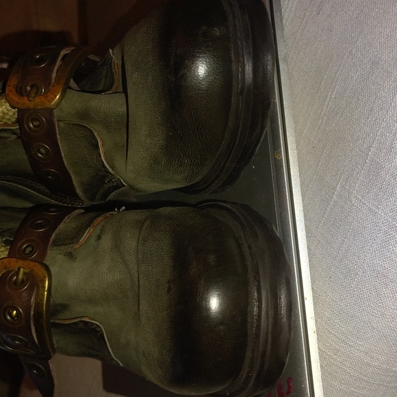 Stylish Black and Brown Buckle Boots - Picture 17 of 17